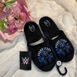 WWE Roman Reigns Guard the Yard youth slippers L